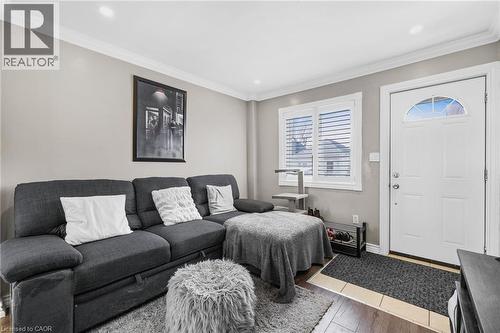410 Cope Street, Hamilton, ON - Indoor Photo Showing Living Room