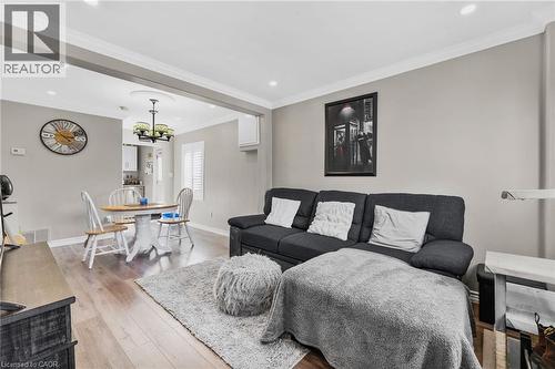 410 Cope Street, Hamilton, ON - Indoor Photo Showing Living Room