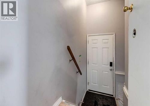 7634 & 7636 22A Street Se, Calgary, AB - Indoor Photo Showing Other Room