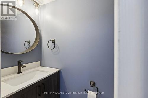 52 Gibb Street, Cambridge, ON - Indoor Photo Showing Bathroom
