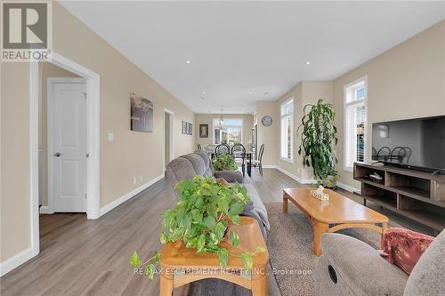 24 - 740 Main Street E, Haldimand, ON - Indoor Photo Showing Living Room