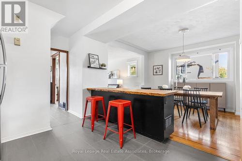 263 Houghton Avenue S, Hamilton, ON - Indoor Photo Showing Dining Room
