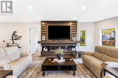 20 Breezehill Road, Skead, ON - Indoor Photo Showing Living Room