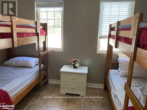 139 Trout Lane, Tiny, ON - Indoor Photo Showing Bedroom