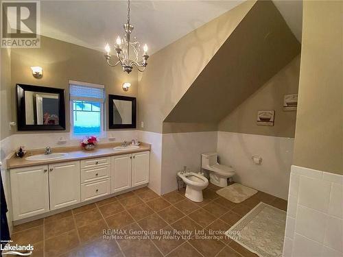 139 Trout Lane, Tiny, ON - Indoor Photo Showing Bathroom