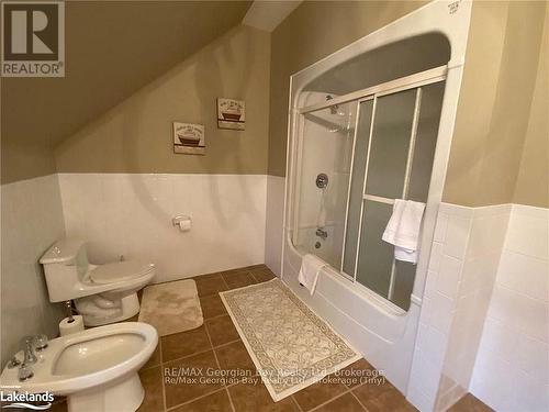 139 Trout Lane, Tiny, ON - Indoor Photo Showing Bathroom