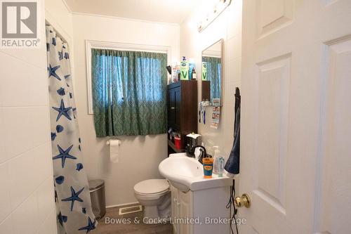 1052 Estates Road, Highlands East (Bicroft Ward), ON - Indoor Photo Showing Bathroom