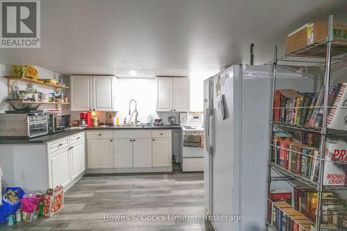 1052 Estates Road, Highlands East (Bicroft Ward), ON - Indoor Photo Showing Kitchen