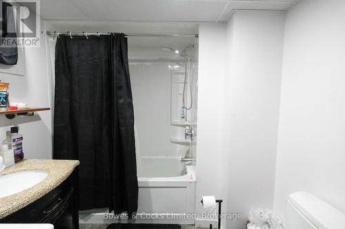 1052 Estates Road, Highlands East (Bicroft Ward), ON - Indoor Photo Showing Bathroom