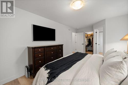 14 Cypress Drive, Belleville (Thurlow Ward), ON - Indoor Photo Showing Bedroom