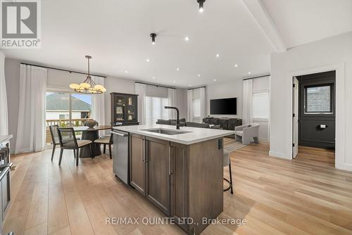 14 Cypress Drive, Belleville (Thurlow Ward), ON - Indoor Photo Showing Kitchen With Upgraded Kitchen