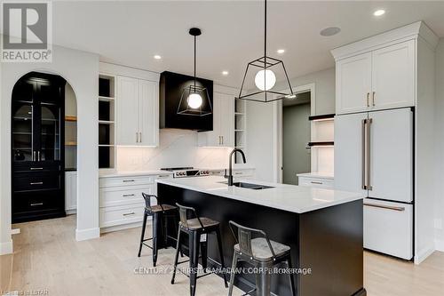 129 Aspen Circle, Thames Centre (Thorndale), ON - Indoor Photo Showing Kitchen With Double Sink With Upgraded Kitchen