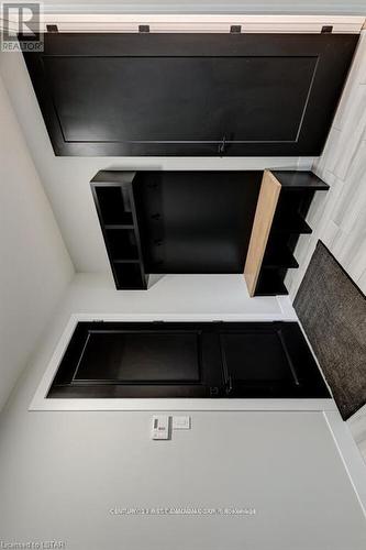 129 Aspen Circle, Thames Centre (Thorndale), ON - Indoor Photo Showing Laundry Room