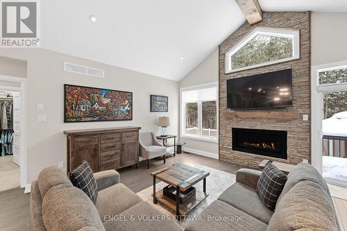 221 Blackhorse Drive, North Grenville, ON - Indoor Photo Showing Living Room With Fireplace
