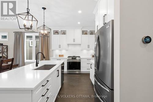 221 Blackhorse Drive, North Grenville, ON - Indoor Photo Showing Kitchen With Stainless Steel Kitchen With Upgraded Kitchen