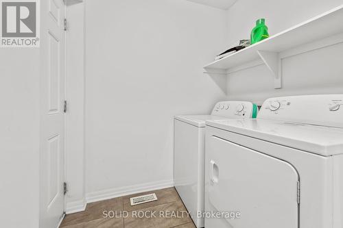 153 Hawkshaw Crescent E, Ottawa, ON - Indoor Photo Showing Laundry Room
