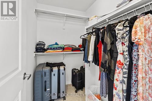 153 Hawkshaw Crescent E, Ottawa, ON - Indoor With Storage