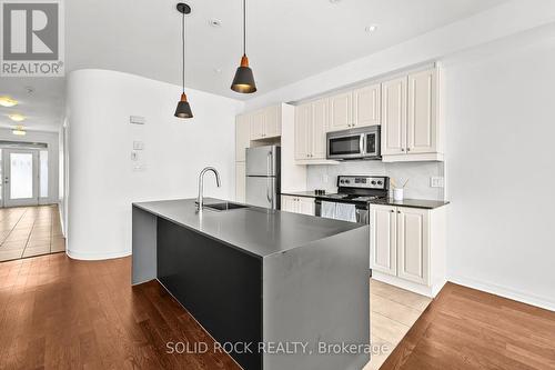 153 Hawkshaw Crescent E, Ottawa, ON - Indoor Photo Showing Kitchen