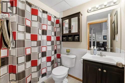 22 Lampard Crescent, Red Deer, AB - Indoor Photo Showing Bathroom