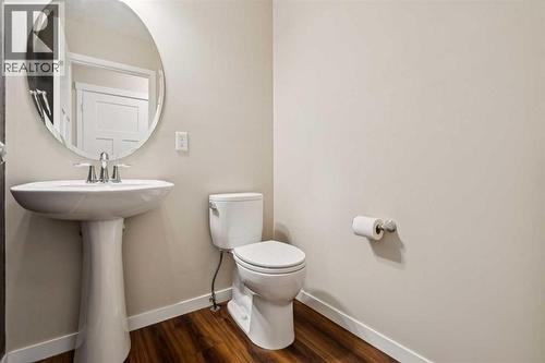 173 Willow Green, Cochrane, AB - Indoor Photo Showing Bathroom