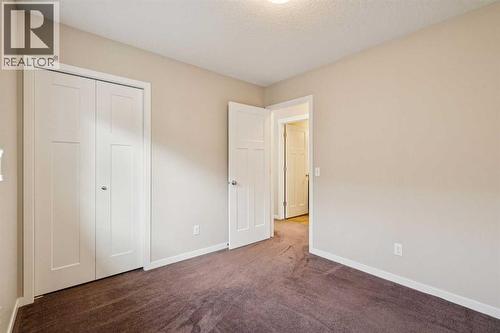 173 Willow Green, Cochrane, AB - Indoor Photo Showing Other Room