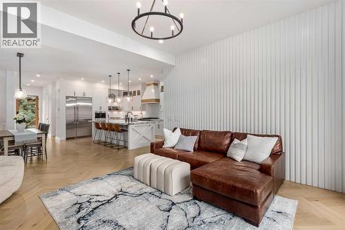 2032 41 Avenue Sw, Calgary, AB - Indoor Photo Showing Living Room