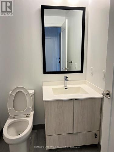 621 - 1 Belsize Drive, Toronto, ON - Indoor Photo Showing Bathroom