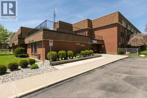 6523 THORNBERRY Unit# 331  Windsor, ON N8T 3A6