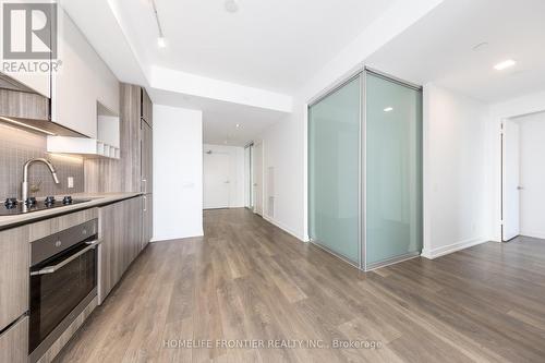 5001 - 5 Buttermill Avenue, Vaughan, ON - Indoor Photo Showing Kitchen