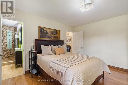 40 Delta Crescent, East Gwillimbury, ON - Indoor Photo Showing Bedroom