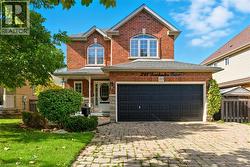 213 DORCHESTER Drive  Grimsby, ON L3M 5K8