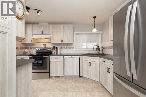 2918 30 Avenue S, Lethbridge, AB 