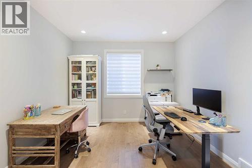155 Crestridge Hill Sw, Calgary, AB - Indoor Photo Showing Office
