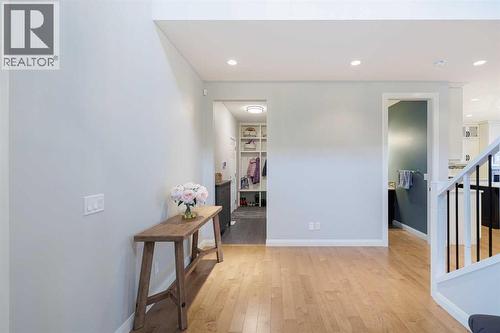 155 Crestridge Hill Sw, Calgary, AB - Indoor Photo Showing Other Room