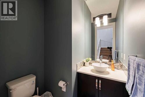 155 Crestridge Hill Sw, Calgary, AB - Indoor Photo Showing Bathroom
