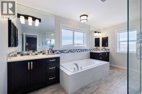 155 Crestridge Hill Sw, Calgary, AB - Indoor Photo Showing Bathroom