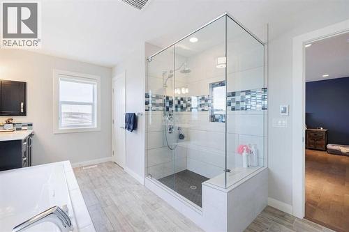 155 Crestridge Hill Sw, Calgary, AB - Indoor Photo Showing Bathroom
