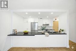 806 - 88 BERNARD AVENUE  Toronto, ON M5R 1R7