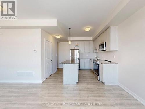 206 - 2550 Castlegate Crossing, Pickering, ON - Indoor Photo Showing Kitchen