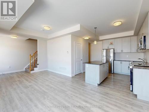 206 - 2550 Castlegate Crossing, Pickering, ON - Indoor Photo Showing Kitchen