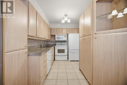 112 - 50 Baif Boulevard, Richmond Hill, ON - Indoor Photo Showing Kitchen