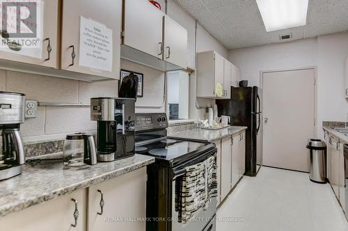 112 - 50 Baif Boulevard, Richmond Hill, ON - Indoor Photo Showing Kitchen