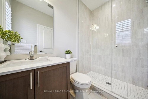 398 Frontier Court, Pickering, ON - Indoor Photo Showing Bathroom