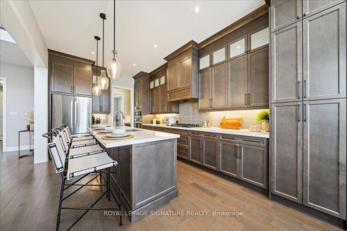 398 Frontier Court, Pickering, ON - Indoor Photo Showing Kitchen With Upgraded Kitchen