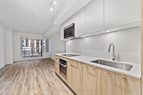 501-9 Clegg Road, Markham, ON - Indoor Photo Showing Kitchen With Upgraded Kitchen
