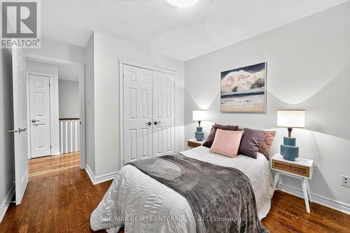 336 Oakridge Court, Oakville, ON - Indoor Photo Showing Bedroom