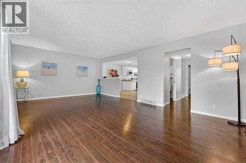 115, 4810 40 Avenue Sw, Calgary, AB - Indoor