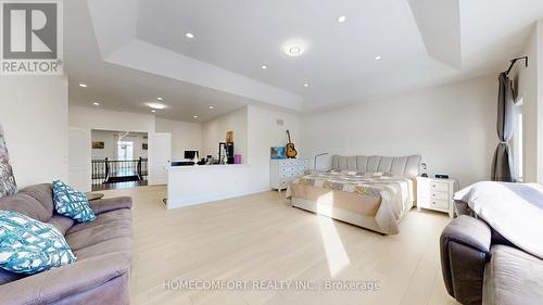 3 Mary Willson Court, East Gwillimbury, ON - Indoor