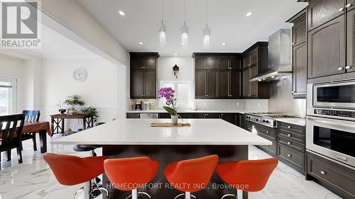 3 Mary Willson Court, East Gwillimbury, ON - Indoor Photo Showing Kitchen With Upgraded Kitchen