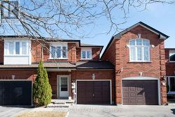 29 BREEZEWAY CRESCENT  Richmond Hill, ON L4S 1V7